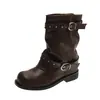 Calças com Fivela de Rebite Retrô Botas para Pernas Femininas Outono 2026 Novas Botas de Salto Grosso Emagrecedoras Moda Botas de Cano Curto Botas Plissadas Empilhadas