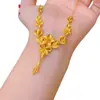 Tienda de Oro Mismo Estilo Arena Dorada Flor de Tres Vidas Collar con Borla Grande para Mujer Diseño de Moda Retro Cadena para Clavícula Joyería al por Mayor