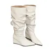 Botas de Motocicleta Nuevas Botas Largas Tacón de Cuña 2026 Punta Fina Tacón Alto Botas de Moda Europeas y Americanas para Mujer Volantes Apilados