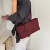 Bolso tote casual moderno y a la moda para mujer, nuevo bolso de hombro coreano de estilo coreano para el trabajo de principios de otoño, bolso de mano grande y ligero