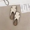 Sandalias de slip-on tejidas caladas de nuevo estilo con punta cerrada y suela gruesa 2026 pantuflas de verano para mujer, versátiles y elegantes para usar al aire libre