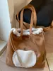 Bolso de Hombro Retro de Ante Bordado Lindo para Otoño e Invierno 2025 Bolso Tote Relleno Grande para Viajes de Mujeres