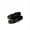 Zapatos Mary Jane de estilo francés retro para mujer, nuevo modelo de otoño 2026, con una sola correa de hebilla, adecuados para combinar con faldas, tacones de punta cuadrada