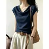 Elegante top de punto azul con cuello drapeado y mangas acampanadas para mujer, nuevo estilo de verano 2026, extremadamente atractivo y rejuvenecedor