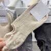 Calcetines para hombre calcetines de barco calcetines para las cuatro estaciones calcetines desodorantes absorbentes de sudor calcetines cortos de color sólido de verano calcetines cortos Zhuji al por mayor