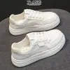 Sapatos Brancos de Cadarço com Solado Macio de Couro de Vaca Genuíno Feminino 2026 Outono Novos Versáteis Tênis de Skate para Estudante Tênis Esportivos Casuais