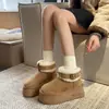 Botas Cortas Versátiles Modelo 2026 Botas de Nieve Gruesas y Peludas Invierno Lana de Cordero Suela Gruesa Estilo Nuevo Cordón Cálidas Cómodas Gamuza