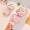 Sandalias de Cristal con Mariposas para Niñas 2026 Verano Nuevos Zapatos de Princesa con Lentejuelas para Niños Medianos y Grandes Sandalias de Playa Molino de Viento