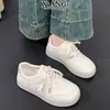 Piel de Vaca de Primera Capa Zapatos Blancos con Cordones y Punta Redonda Zapatos de Estudiante para Mujer 2026 Nuevos Zapatos Deportivos Casuales Versátiles Zapatos de Tabla