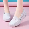 Zapatos cómodos de enfermera para mujer de verano, de suela blanda, antideslizantes, transpirables, versátiles, con amortiguación de aire, resistentes al olor, de suela plana, de suela gruesa, zapatos de un solo color