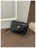 Bolsa de Mão Pequena de Luxo de Alta Qualidade para Mulheres, Nova Moda Transfronteiriça Acolchoada com Corrente Pequena Quadrada, Bolsa Transversal de Ombro Único Retrô Tendência