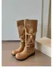 Em estoque, envia imediatamente! Mesmo estilo da Mãe Uva, circunferência grande, fivela de couro desgastado, bico redondo, salto grosso, sola grossa, caimento despojado, botas de montaria para mulheres