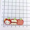 Accesorios de Manzana de Dibujos Animados Trío Materiales Resina Accesorios para Joyería DIY Funda de Teléfono Zuecos Pasador Vaso de Agua Pegatinas