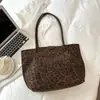 Nova Cesta de Legumes de Grande Capacidade Outono/Inverno 2026 Bolsa de Mão Feminina Estilo Ins para o Trabalho Bolsa Tote de Couro Europeu