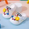 Tamancos de Verão Novo Estilo para Meninos, Sandálias Fechadas Antiderrapantes Infantis, Sapatos Respiráveis Macios com Solado Macio para Bebê, Uso Duplo em Casa e ao Ar Livre