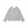 Camiseta Henley casual a rayas retro estilo americano de manga larga para hombre, adecuada para primavera y otoño, corte limpio, ajuste holgado, top básico versátil