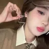 Aretes Cuadrados de Estilo Europeo y Americano para Mujer, Nuevo Diseño de Nicho con un Toque de Alta Gama, Efecto Adelgazante del Rostro, Pendientes de Aro Lisos de Moda y Versátiles
