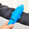 Adesivo de Golfinho de Desenho Animado Escova Multifuncional para Remoção de Poeira de Roupas Escova Mini Reutilizável Antiestática para Remoção de Pelos