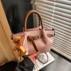 Popular Bolso de Mano Estilo Coreano para Mujer de Comercio Exterior 2026 Nuevo Bolso de Hombro Estético de Nicho Bolso Cruzado Tipo Cubo de Alto Valor