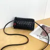 Bolso Pequeño de Piel de Vaca Capa Superior 2024 Nuevo de Moda Versátil de Alta Calidad Piel Genuina Bolso Cruzado Bolso Cubo de Piel Suave de Gama Alta