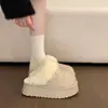 Botas de Neve Brancas Peludas com Solado Grosso, Meio Chinelo, Chinelos de Algodão com Pelo, Roupa de Inverno Feminina 2026 Novos Sapatos Birkenstock