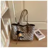 Bolsa grande de moda transfronteiriça feminina novo estilo de alta qualidade retrô bolsa tote casual para o dia a dia grande capacidade bolsa de ombro único sob o braço