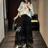 En stockPantalones de Lino de Pierna Ancha con Encaje Cortado a Láser 3D Jinghe Pantalones Largos de Pierna Ancha Bordados Retro para Mujer