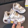 Zapatos de caminar de dibujos animados para niñas, colección primavera/otoño 2026, zapatillas de correr de cuero para niños estilo coreano, zapatos casuales para niños