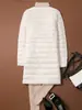 Chaqueta de plumas ligera transfronteriza para mujer, talla grande, de longitud media, nuevo estilo de moda de invierno 2026, cuello redondo, abrigo con forro interior cálido, moderno
