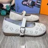 Zapatos Mary Jane de mujer de cuero genuino, suela gruesa, diseño de grulla blanca, modelo nuevo de verano, zapatos perforados transpirables de suela blanda y hueca, antideslizantes y ligeros