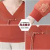 Nueva moda de otoño para madres de mediana edad: elegante camiseta de cuello en V con pedrería, top de manga larga para mujeres de mediana edad y mayores