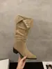 Botas de ciclismo de salto alto, camurça marrom, de cano médio para mulheres, coleção primavera/outono/inverno 2025, bico fino, ajuste justo, botas longas
