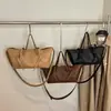 Bolso Tote de Moda de Nicho de Gran Capacidad, Bolso Elegante y Moderno de Ala de Murciélago, Bolso Grande Versátil para el Trabajo, Bolso de Mano de Estilo Casual con Diseño de Ala