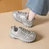 Zapatos casuales para mujer de suela gruesa y bloques de color, nueva colección otoño 2026, diseño de cordones, versátiles y cómodos, parte superior de cuero, zapatillas deportivas tipo "dad shoes", zapatillas para correr