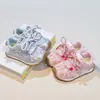 Zapatillas Deportivas Transpirables de Suela Suave para Niños, Zapatos de Entrenamiento para Bebés, con Cordones, Zapatos Deportivos para Niñas, Temporada Primavera y Otoño 2026, Dibujos Animados