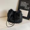 Bolso Extranjero de Felpa Individual para Mujer 2024 Nuevo Otoño e Invierno Combinación Total Estilista Bolso de Hombro Diseño Nicho Bolso Casual de Axila