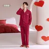 [100% Algodón] Nueva colección de otoño: pijamas de pareja rojos, camisón de noche de bodas de manga larga para mujer y ropa cómoda para estar en casa para el año de nacimiento