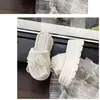 Mujer romántica misteriosa 2024 viaje no cansada falda elegante zapatillas de moda pies con estilo exótico de vacaciones moderno