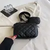 Bolsa elegante estilo Chanel para o início do outono de 2023 Nova bolsa transversal de losangos bolsa transversal de ombro único bolsa pequena casual de PU
