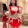 Lingerie sexy, um estilo doce e inocente, apresentando uma camisola de renda com um laço, um visual puro e sedutor, e um conjunto de duas peças para uma garota hot
