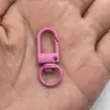 Fivela de Camarão em Liga de Zinco com Pintura Colorida Assada Fivela Pequena de Porta de 3 Pontos Fivela para Pendurar Bonecas Acessórios para Joias DIY Chaveiros Em Estoque