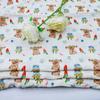 Tela de hilo de doble capa crepé para ropa de bebé y niño, pijamas de tela con estampado de dibujos animados de oso y cereza, gasa de algodón de doble capa