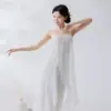 Um vestido, múltiplas formas de usar, saia de dança, cortina, franzido, gaze irregular fluida, camada externa, prática de dança clássica, figurino de performance, roupa de gaze etérea