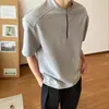 Camiseta de Verano para Hombre de Algodón Espacial Negra con Media Cremallera y Manga Corta Estilo Americano High Street Resistente de Cinco Cuartos Corte Limpio con Botones