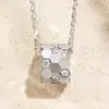 Collar de Panal 18k Grueso Electrochapado Versión de Corte CNC Seiko Cadena para Clavícula con Agujero Intermedio Oro Rosa Venta Directa de Fábrica