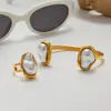 Anillo de Perla Imitación Barroca Jieding Acero de Titanio Pulsera Abierta que No se Desvanece Joyería de Acero Inoxidable de Alta Gama para Mujeres