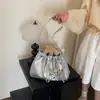 Bolsas de Mano Pequeñas Populares de Moda para Mujer 2026 Nuevo Bolso Cruzado Exquisito Versátil Bolso de Hombro Tipo Cubo Simple a la Moda