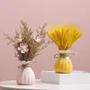 Espiga de Trigo Flor Seca Gipsofila Buquê Arranjo de Flores para Sala de Estar Vaso Pequeno de Cerâmica Estilo Ins Ornamento de Decoração para Gabinete de TV de Mesa