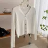 Suéter de punto cuello en V bordado cárdigan de punto chaqueta de punto trenzado para mujer capa exterior top holgado sentido del diseño suéter de punto al por mayor