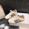 2026 Uso Diario Estilo Coreano Versátil Nuevos Zapatos de Entrenamiento Ligeros a Rayas para Mujer Estilo Brogue Casual Street Style